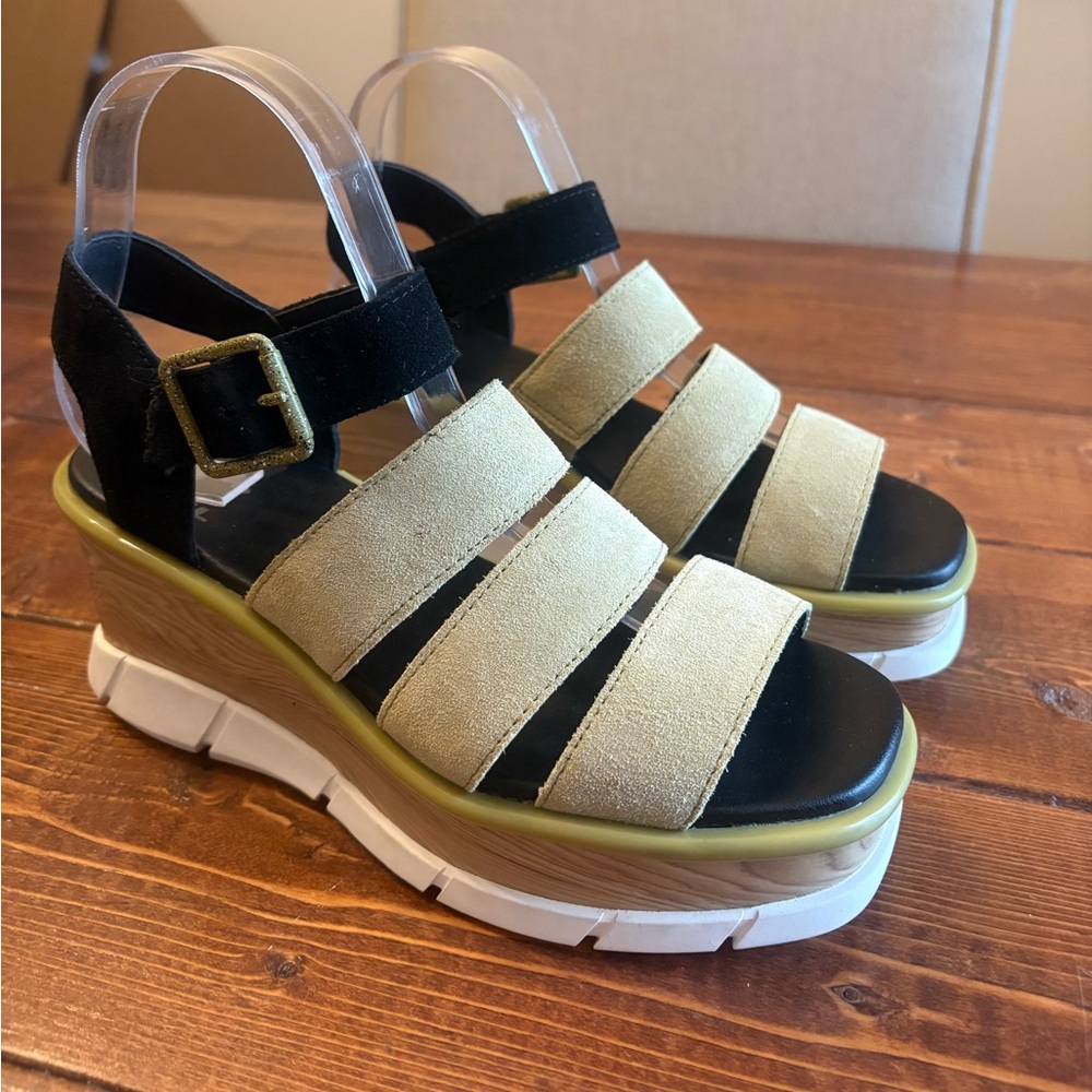 Sorel Joanie lll Ankle Strap Sandals